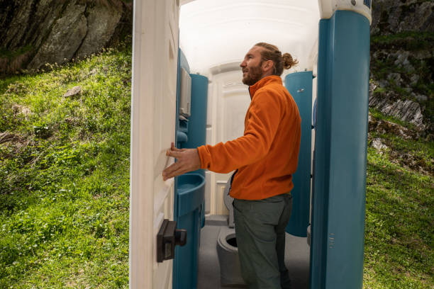 Best Porta potty delivery and setup  in Westmont, IL